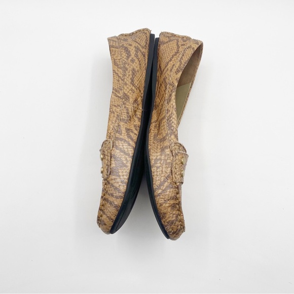 GUESS by Marciano Animal Print Snake Print Slip On Pointed Toe Flats Size 8.5 M - Picture 5 of 9